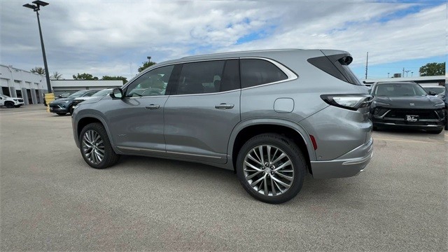 Buick Enclave Vehicle Full-screen Gallery Image 06