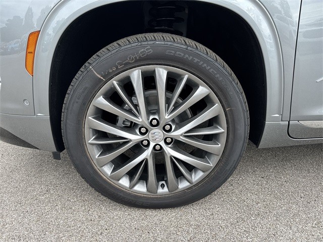 Buick Enclave Vehicle Full-screen Gallery Image 10