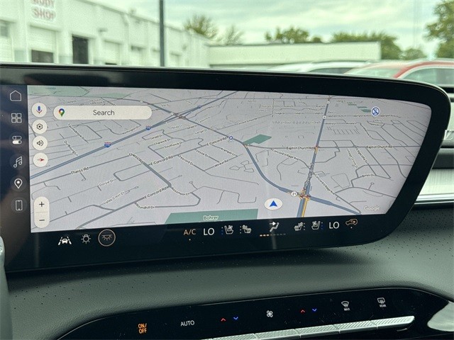 Buick Enclave Vehicle Full-screen Gallery Image 18