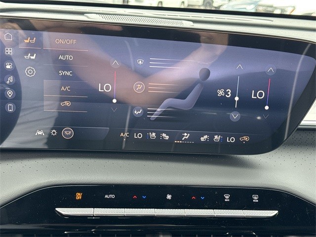 Buick Enclave Vehicle Full-screen Gallery Image 19