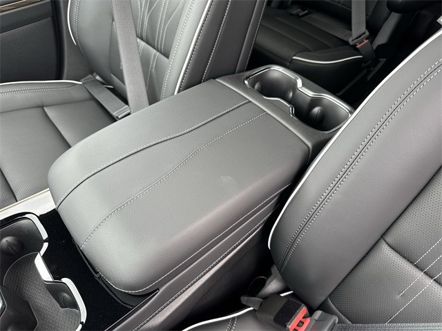 Buick Enclave Vehicle Full-screen Gallery Image 21