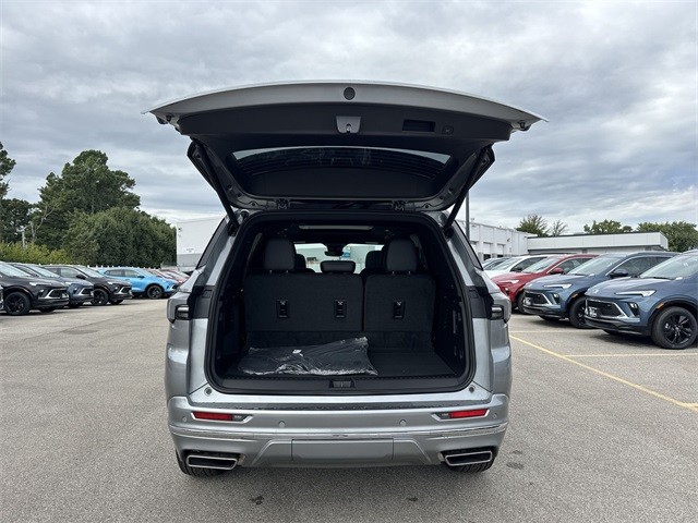 Buick Enclave Vehicle Full-screen Gallery Image 25