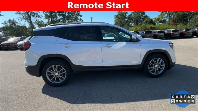 GMC Terrain Vehicle Full-screen Gallery Image 11