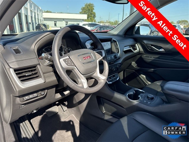 GMC Terrain Vehicle Full-screen Gallery Image 13