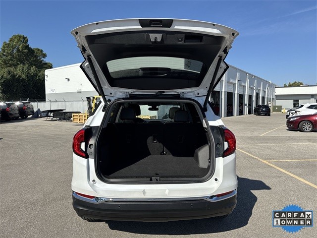 GMC Terrain Vehicle Full-screen Gallery Image 29