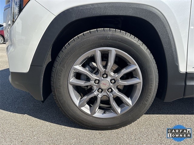 GMC Terrain Vehicle Full-screen Gallery Image 36