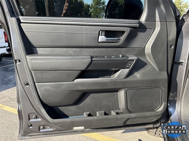 Toyota Tundra 4WD Vehicle Full-screen Gallery Image 26