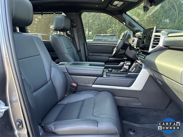 Toyota Tundra 4WD Vehicle Full-screen Gallery Image 31