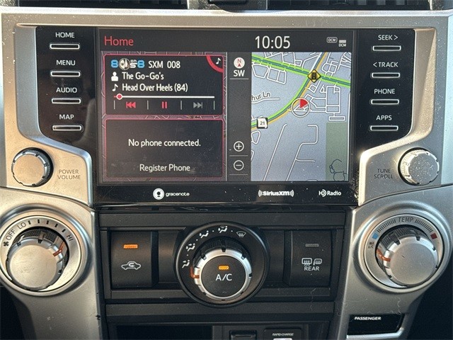 Toyota 4Runner Vehicle Full-screen Gallery Image 17