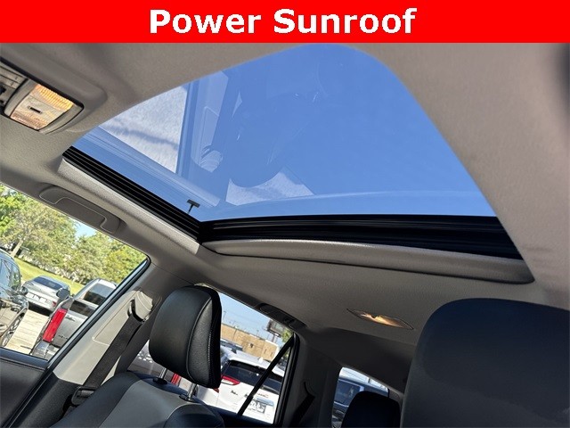 Toyota 4Runner Vehicle Full-screen Gallery Image 23