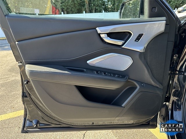 Acura RDX Vehicle Full-screen Gallery Image 27