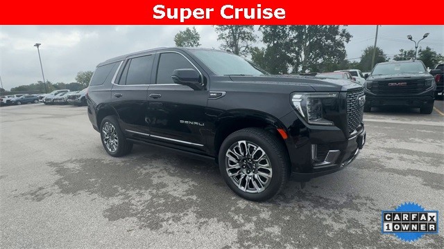 GMC Yukon Vehicle Full-screen Gallery Image 02