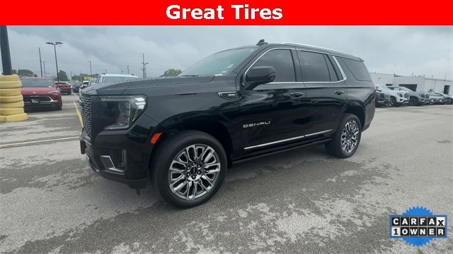 GMC Yukon Vehicle Full-screen Gallery Image 05