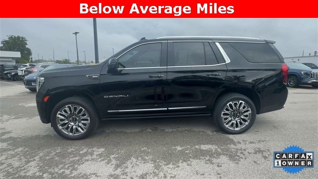GMC Yukon Vehicle Full-screen Gallery Image 06