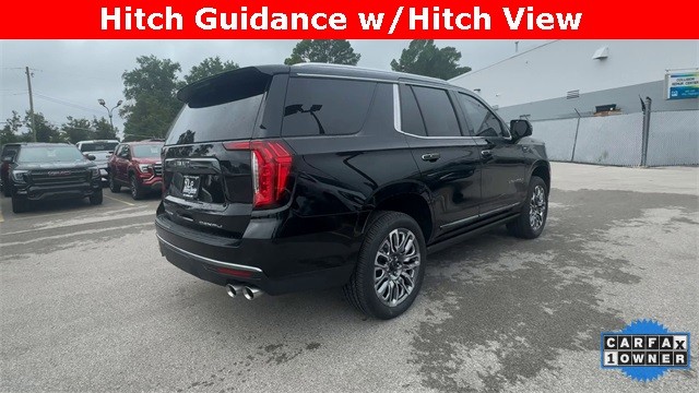 GMC Yukon Vehicle Full-screen Gallery Image 10