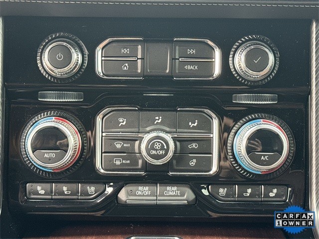 GMC Yukon Vehicle Full-screen Gallery Image 22