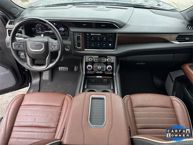 GMC Yukon Vehicle Full-screen Gallery Image 25