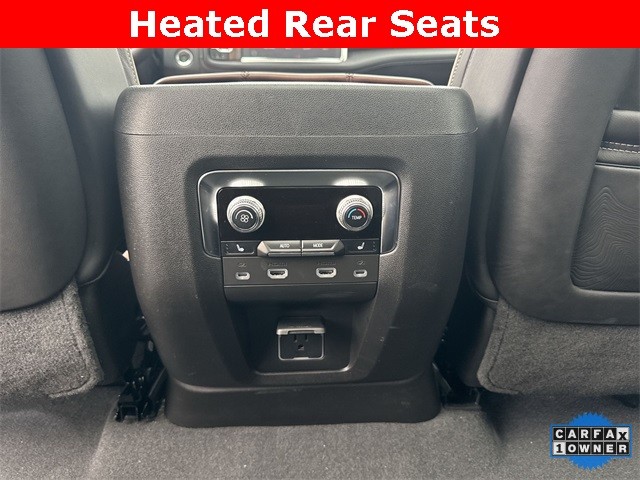 GMC Yukon Vehicle Full-screen Gallery Image 26