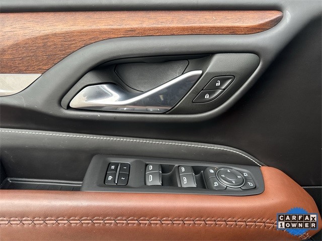GMC Yukon Vehicle Full-screen Gallery Image 28