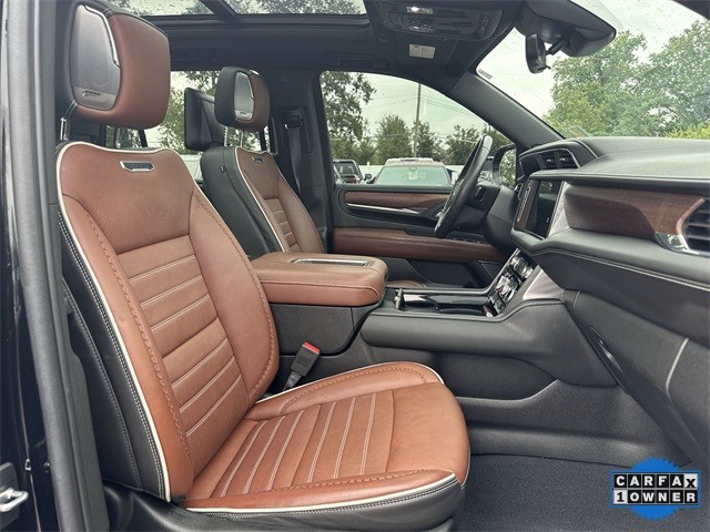 GMC Yukon Vehicle Full-screen Gallery Image 33