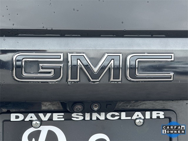 GMC Yukon Vehicle Full-screen Gallery Image 36
