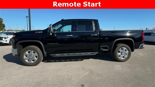 Chevrolet Silverado 2500HD Vehicle Full-screen Gallery Image 06