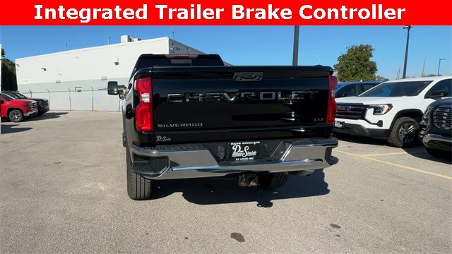 Chevrolet Silverado 2500HD Vehicle Full-screen Gallery Image 09