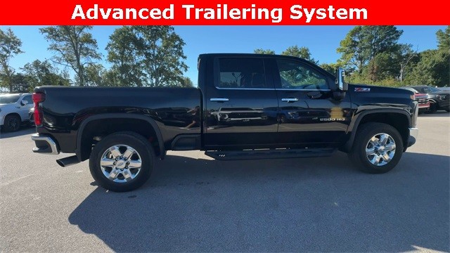 Chevrolet Silverado 2500HD Vehicle Full-screen Gallery Image 11