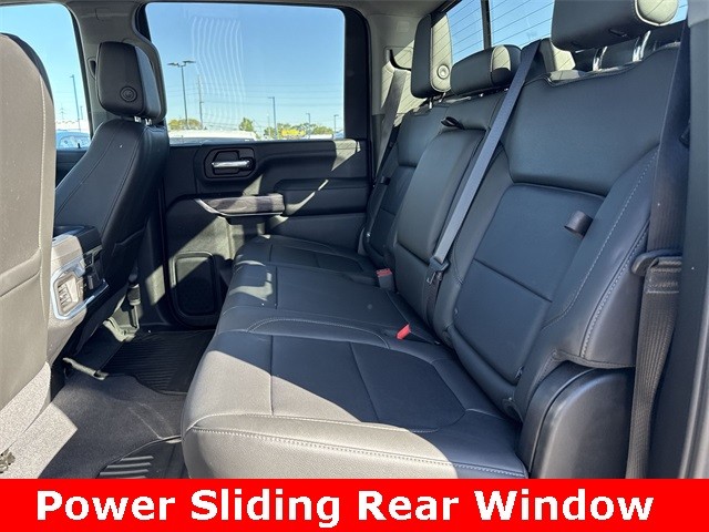 Chevrolet Silverado 2500HD Vehicle Full-screen Gallery Image 29