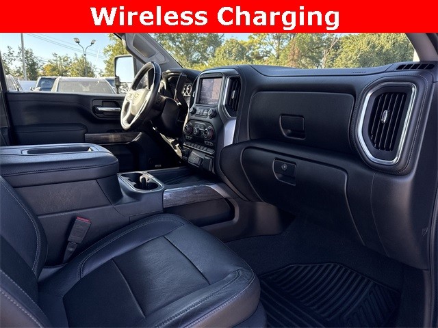 Chevrolet Silverado 2500HD Vehicle Full-screen Gallery Image 33