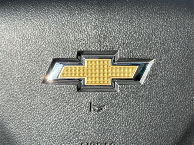 Chevrolet Silverado 2500HD Vehicle Full-screen Gallery Image 35