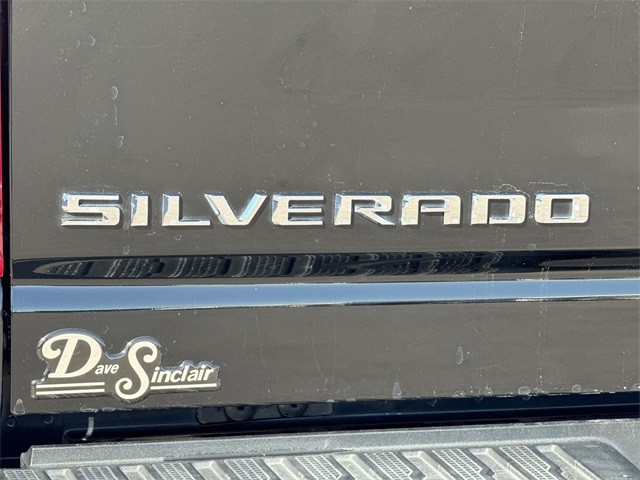 Chevrolet Silverado 2500HD Vehicle Full-screen Gallery Image 36