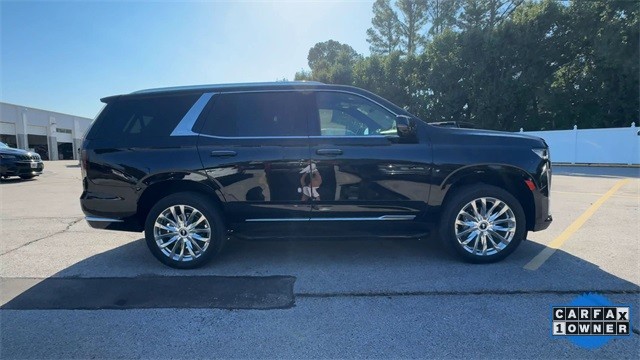 Cadillac Escalade Vehicle Full-screen Gallery Image 11