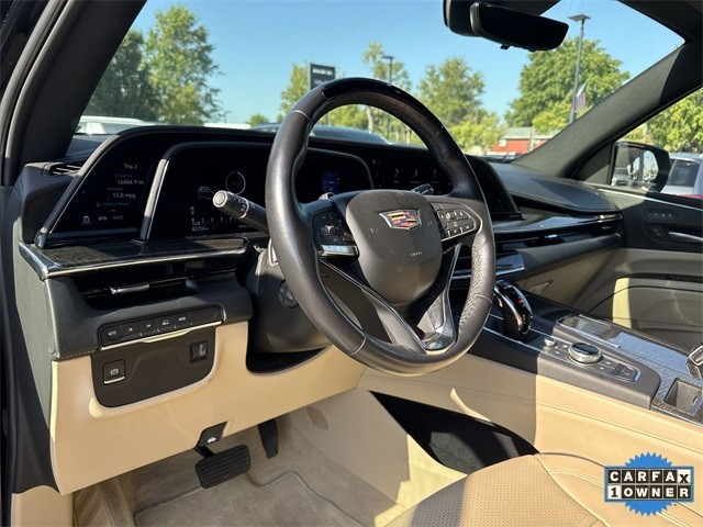 Cadillac Escalade Vehicle Full-screen Gallery Image 13