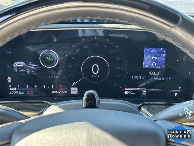 Cadillac Escalade Vehicle Full-screen Gallery Image 15