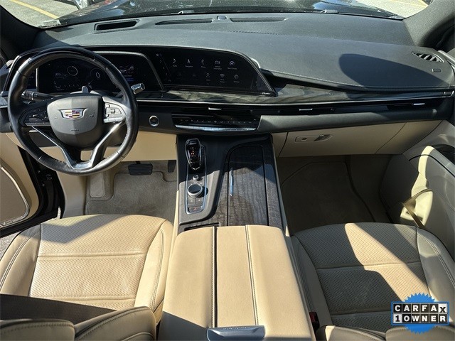 Cadillac Escalade Vehicle Full-screen Gallery Image 24