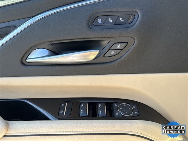 Cadillac Escalade Vehicle Full-screen Gallery Image 27
