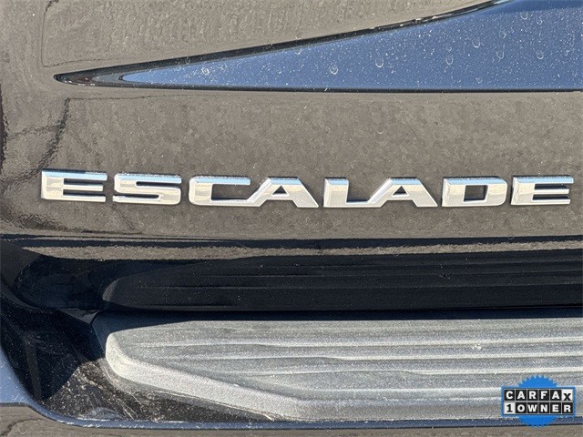 Cadillac Escalade Vehicle Full-screen Gallery Image 36