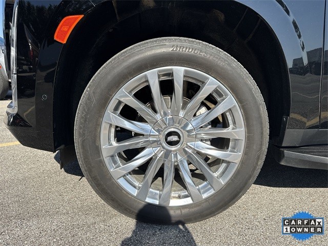 Cadillac Escalade Vehicle Full-screen Gallery Image 37