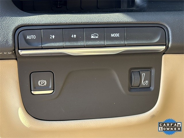 Cadillac Escalade Vehicle Full-screen Gallery Image 39