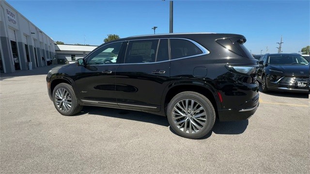 Buick Enclave Vehicle Full-screen Gallery Image 06