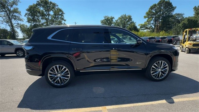 Buick Enclave Vehicle Full-screen Gallery Image 09