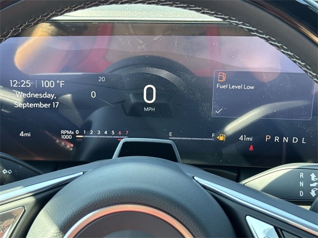 Buick Enclave Vehicle Full-screen Gallery Image 15