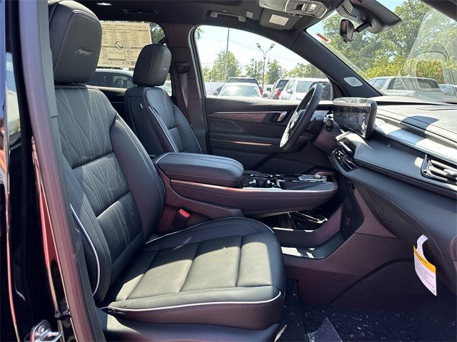 Buick Enclave Vehicle Full-screen Gallery Image 26