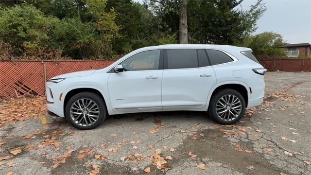 Buick Enclave Vehicle Full-screen Gallery Image 05