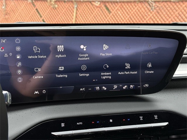Buick Enclave Vehicle Full-screen Gallery Image 16