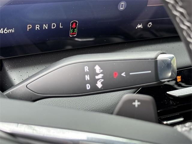 Buick Enclave Vehicle Full-screen Gallery Image 20
