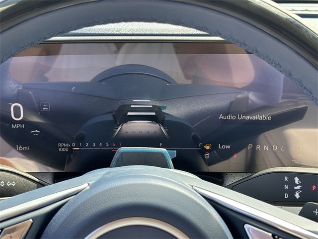 Buick Enclave Vehicle Full-screen Gallery Image 15