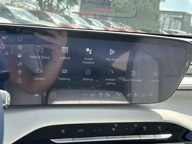 Buick Enclave Vehicle Full-screen Gallery Image 16