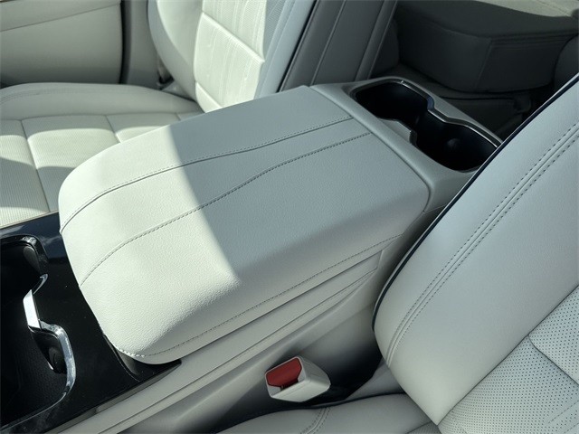 Buick Enclave Vehicle Full-screen Gallery Image 21